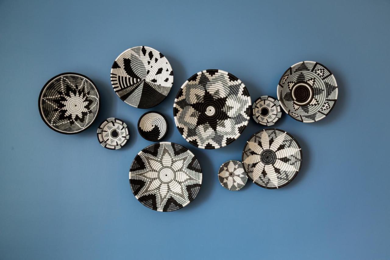 Cloud 7 Residences Ayla Akaba Eksteriør bilde Ceramic bowls by the artist