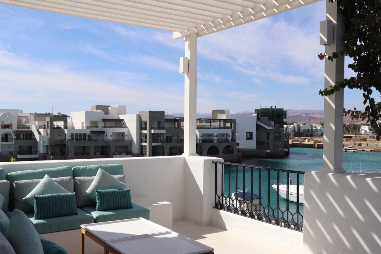 Cloud 7 Residences Ayla Akaba Eksteriør bilde View of the Red Sea from a balcony in El Alamein