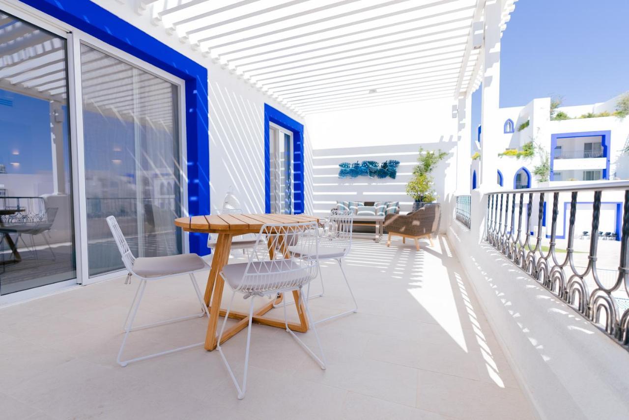 Cloud 7 Residences Ayla Akaba Eksteriør bilde A balcony