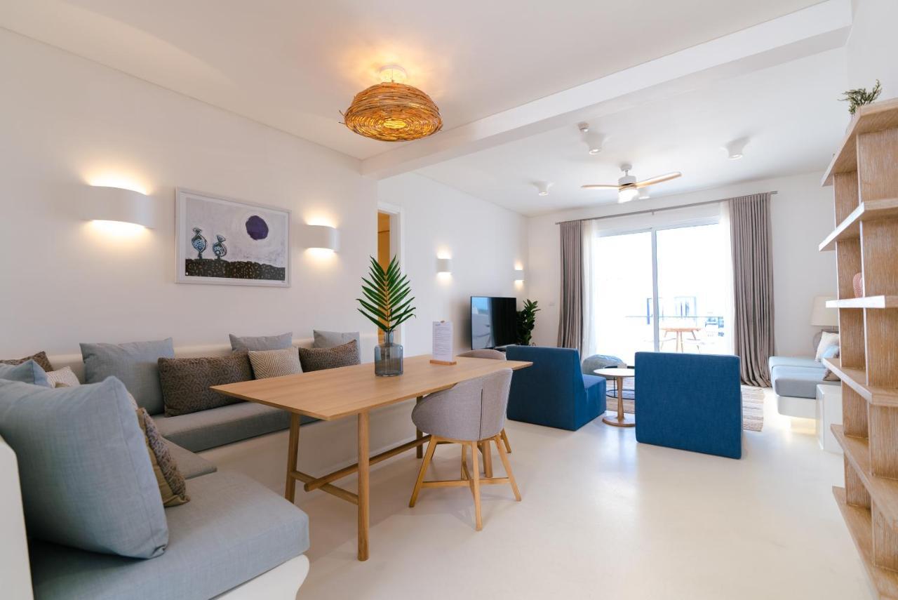 Cloud 7 Residences Ayla Akaba Eksteriør bilde A living room